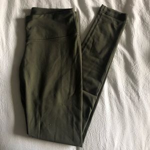 Lululemon olive green full length size 6 yoga pant